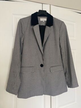 L'Academie Black & White Houndstooth Blazer with Black Collar